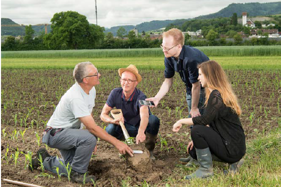 Spatenproben-App. Foto: Marion Nitsch, FiBL